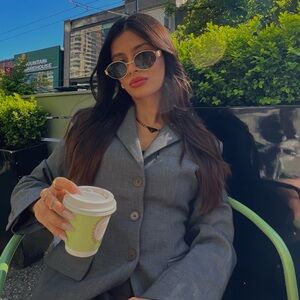 Meet your Posher, Mishti